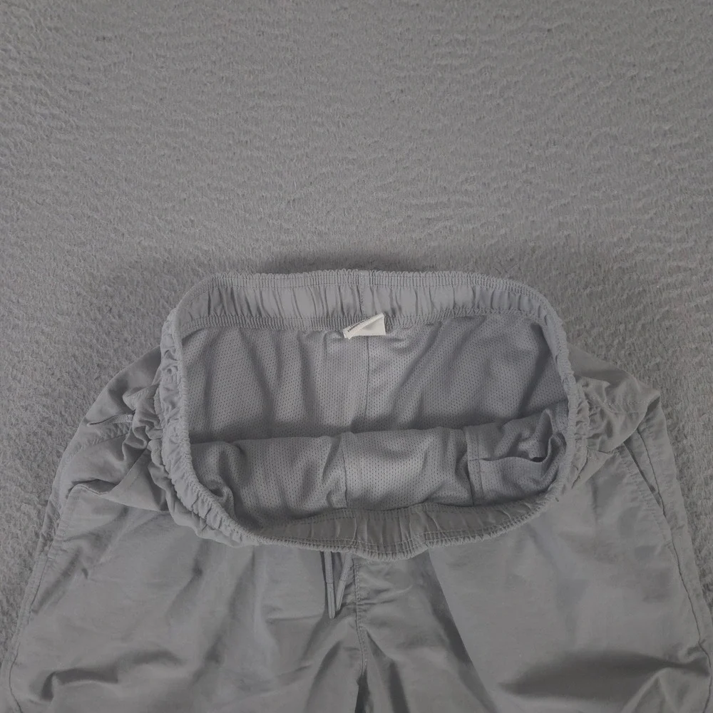 American Eagle Shorts Mens XS Gray Mesh Lined Nylon Athletic Swim Trunks Pocket